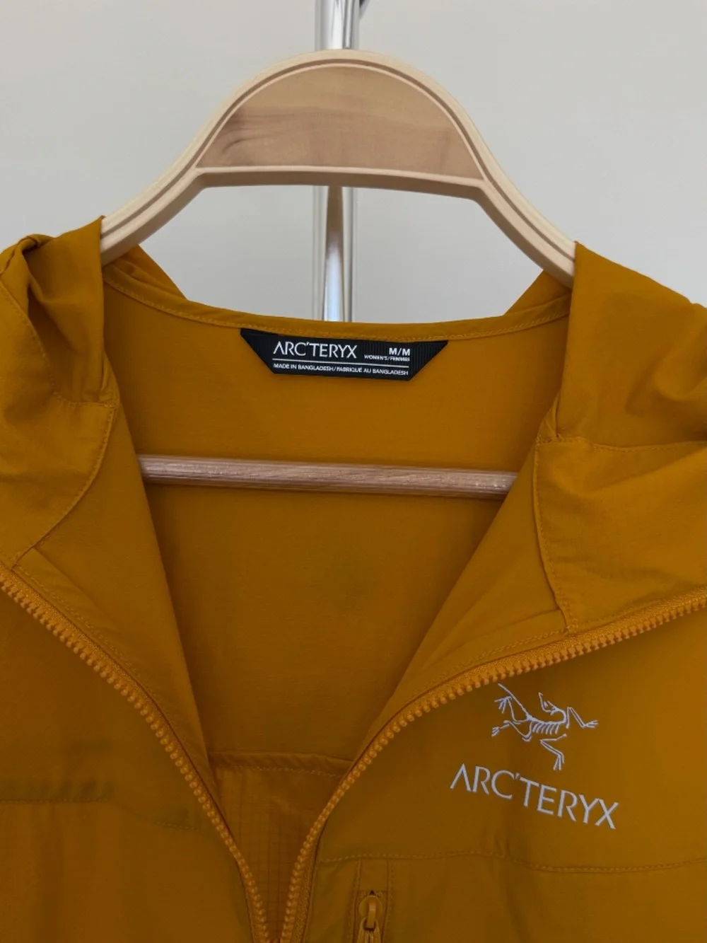 Arc’teryx Women’s Lightweight Hooded Jacket Size M Mustard Yellow - Picture 6 of 7